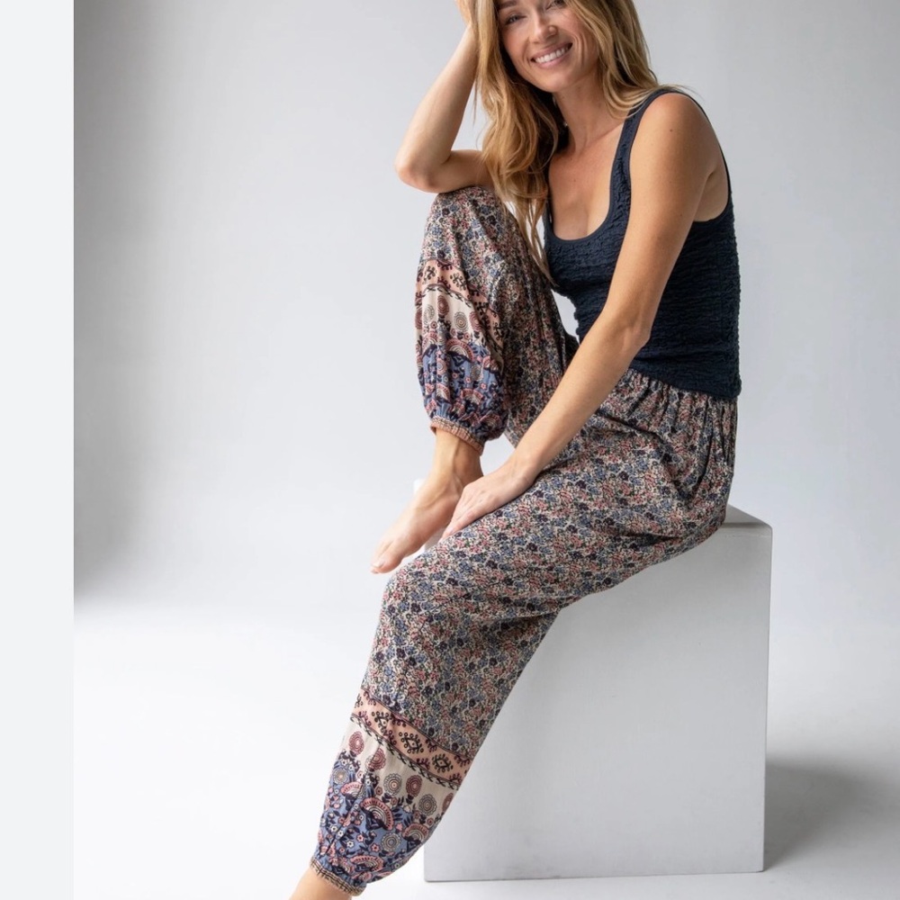 Natural Life Floral Print Relaxed Women's Pants -